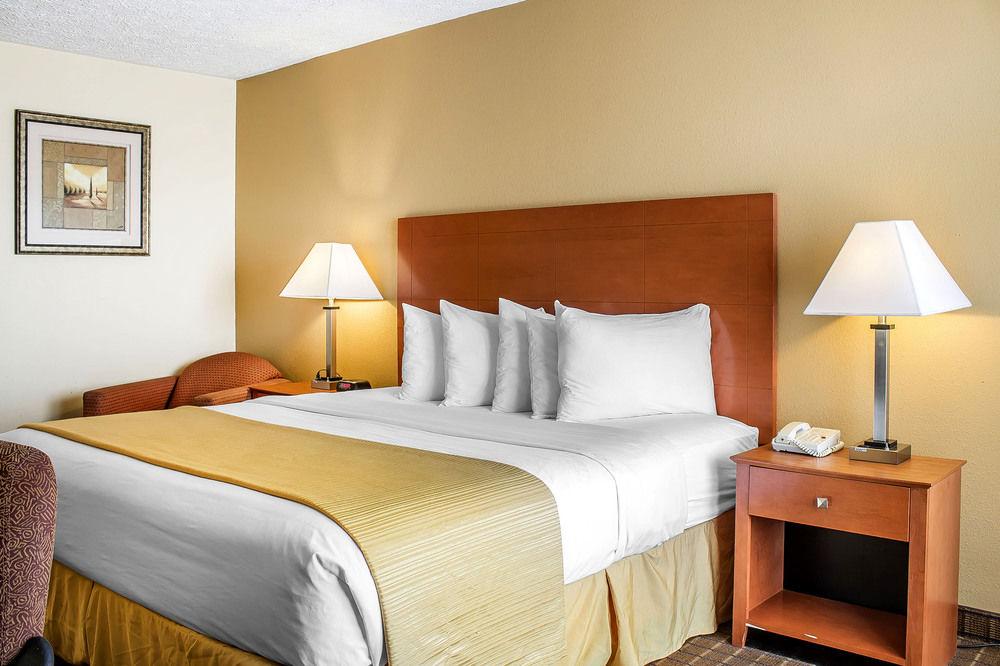 Wilkes-Barre Inn & Suites Esterno foto