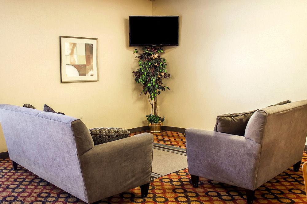 Wilkes-Barre Inn & Suites Esterno foto