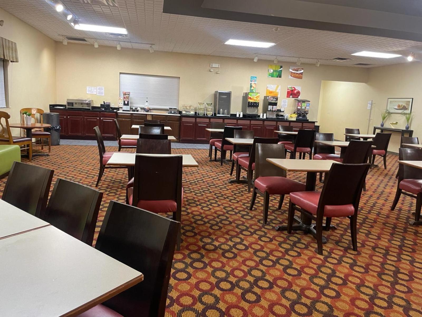 Wilkes-Barre Inn & Suites Esterno foto