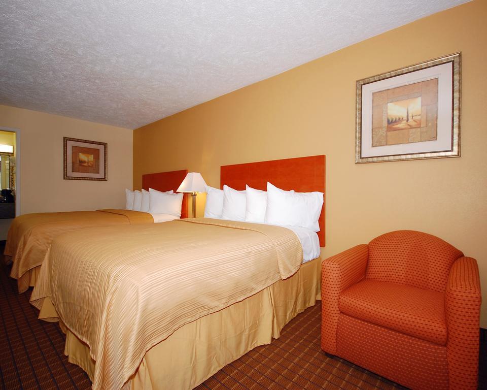 Wilkes-Barre Inn & Suites Esterno foto