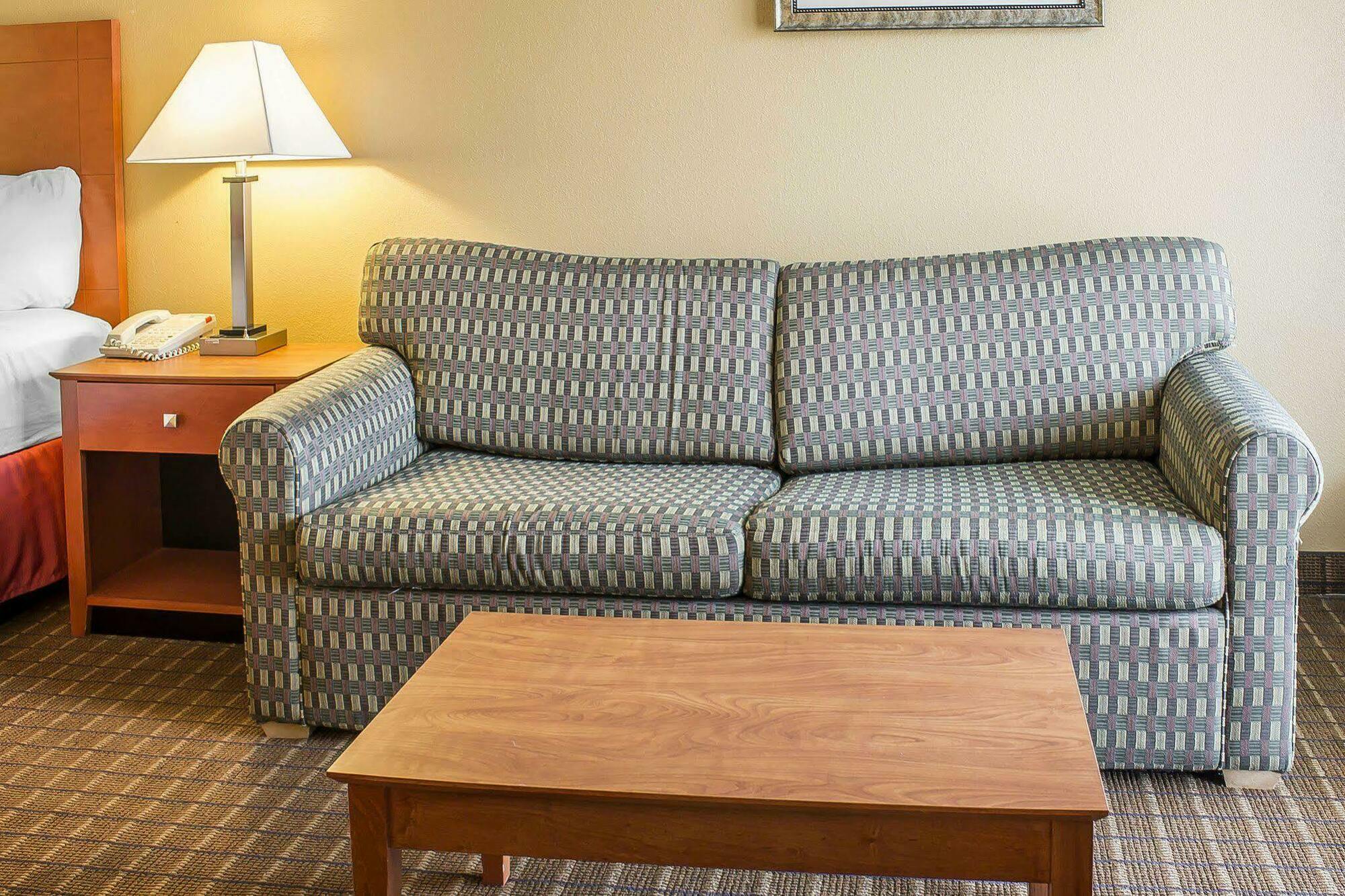 Wilkes-Barre Inn & Suites Esterno foto